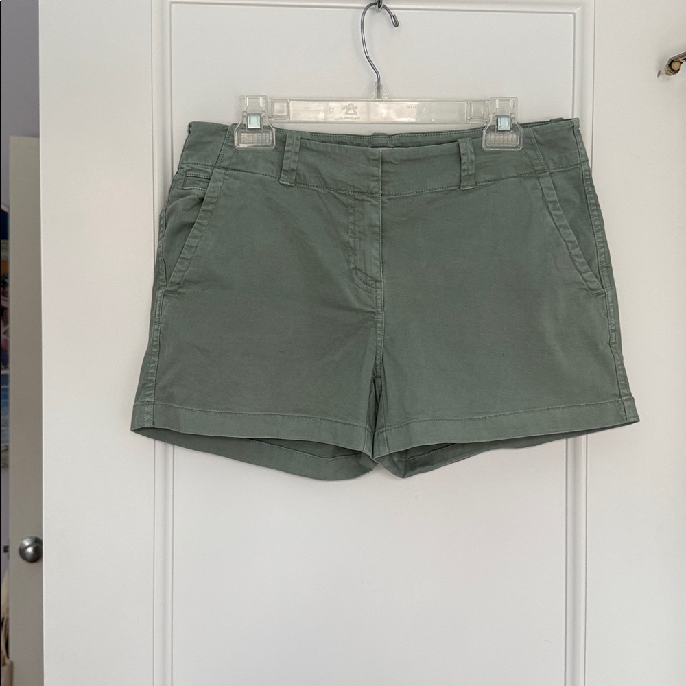 Vineyard Vines Women's Green Chino Shorts Preppy Coastal Summer Shorts